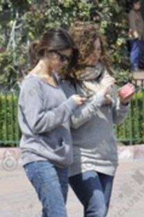 Selly Gomez is my angel (1309) - Some pics with Selena