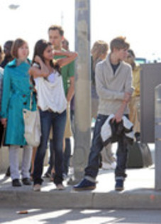 31454103_IWBGHAXZJ - X Selena Gomez and Justin Bieber at the Santa Monica Pier