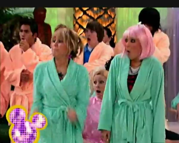 CA5KQ91B 0059 - x Hannah Montana Season Finale Sneak Peek Ad