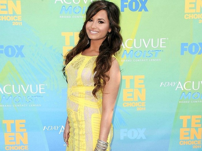 Demi-Wallpaper-demi-lovato-25855494-1024-768