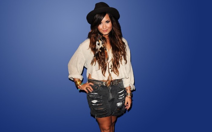 Demi-Wallpaper-demi-lovato-25855626-1280-800