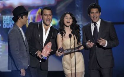 normal_004 - Selena Gomez Award Shows 2OO9 October 15 Latin America MTV Awards