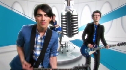 736 - Jonas Brothers