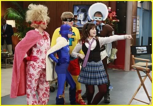 sonny-with-chance-sonny-falls-17 - demi lovato funny