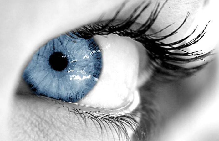Ador ochii albastri