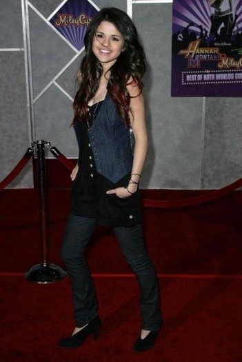 Best of Both Worlds Concert 3D Movie Premiere - January 17th 2008 (3)