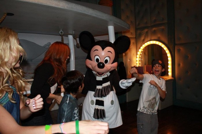 just a little dance party with the mouse. - My deget family