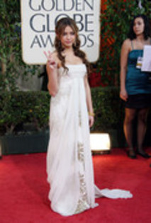 15824205_GSFUXGPPM - miley cyrus Red carpet arrivals for 66th Annual Golden Globe Awards