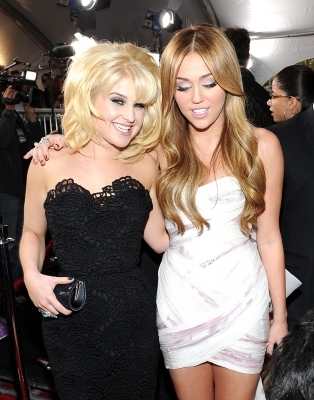American Music Awards 2010 - Arrivals [21st November] (50)
