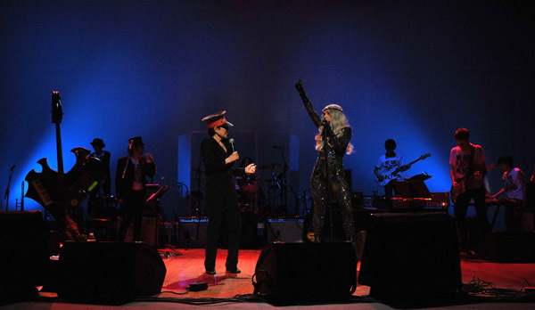 Photo-04 - Me with Yoko Ono s Band