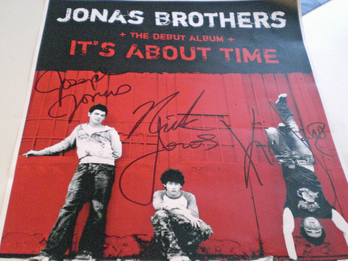 My_Jonas_Brothers_Autograph_by_StaticStorm1728