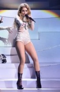 27581493_PFBSLZNNL - x MTV Europe Music Awards - Performance