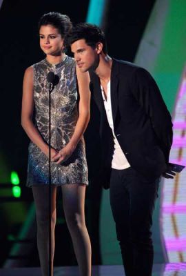normal_064 - Selena Gomez Award Shows 2O11 VMA MTV Video Music Awards