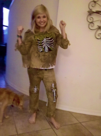 I FIT INTO MY 5 YEAR OLD BROTHER\'S HALLOWEEN COSTUME