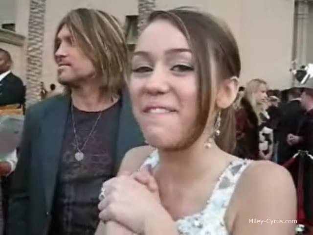 Miley (5) - Miley Cyrus - Bop TV AMAs Red Carpet - November 21st 2006 Screencaptures