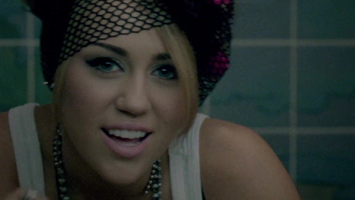 Miley Cyrus - Who Owns My Heart 0310