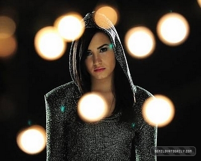 remeber-december-music-video-pics-demi-lovato-8852910-400-320