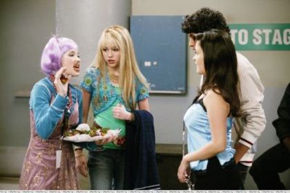  - Hannah Montana Season 1 Episode 5 - Its My Party And I will Lie If I Want To