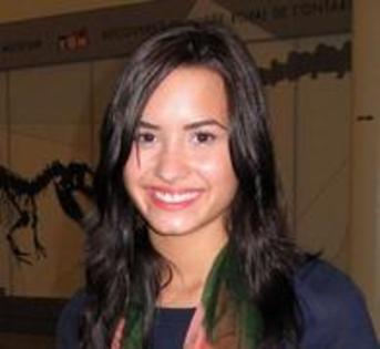 JZDMPCCXQJMEBQZXYEV - Demi Lovato