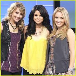 chelsea,selly and emily