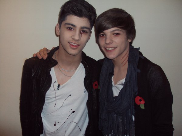 GMA003892 - x factor backstage 2010