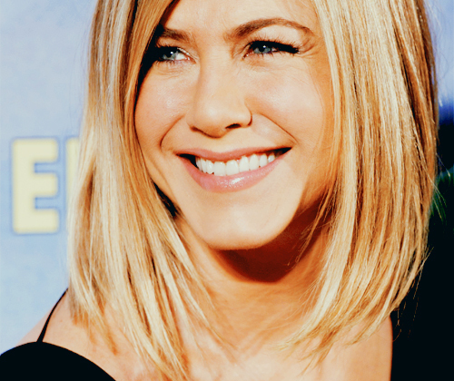 tumblr_li2weaZj6i1qh44udo1_500_large - x - Jennifer Aniston - x