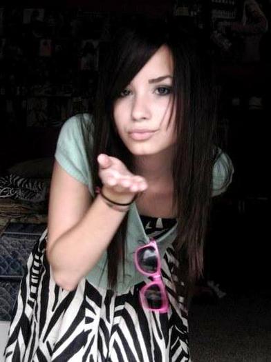 demi-lovato - my friends list from deget and even if I do not think celebrities are the names of all di list  I kn