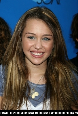 normal_01146_Celebrity_City_Miley_Cyrus_007_001_122_456lo - ABC All Star Party - July 19 2006