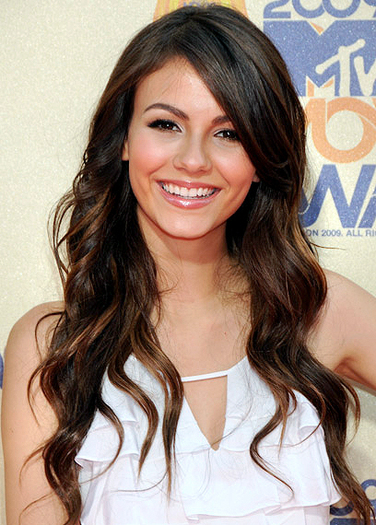 Victoria-Justice-2010-victoria-justice-14814019-408-570