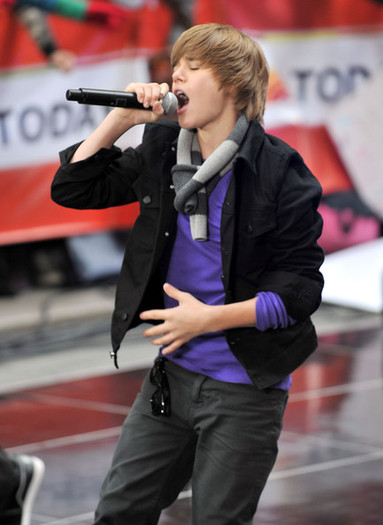 Justin+Bieber+Performs+NBC+Today+vuSa3ue2uJVl