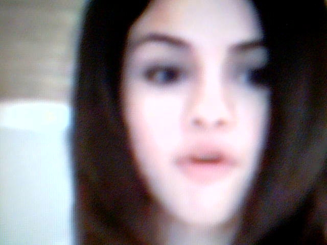 Selena Gomez Live Chat (19)