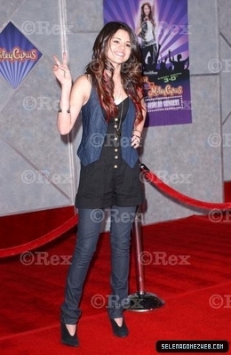  - Hannah Montana and Miley Cyrus Best of Both Worlds Premiere
