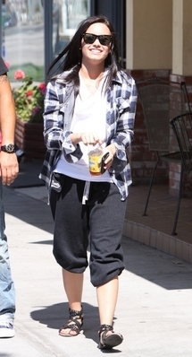 04 - Out with Friends in Hollywood - June 5