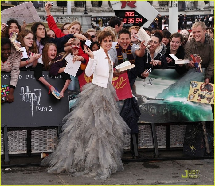 Emm` - xx - HP7 Part 2-London Premiere - xx