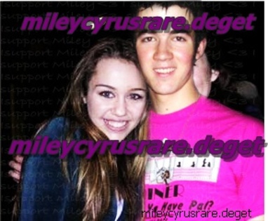 kiley - a very rare pic with miley and kevin