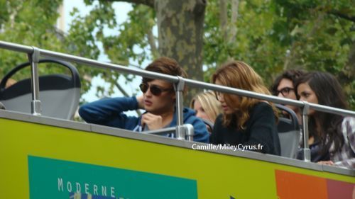 Filming LOL in Paris. xD (276)