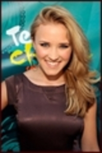 Teen-Choice-Awards-Aug-9-emily-osment-7697203-80-120