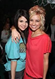 images - Selena and Chelsea