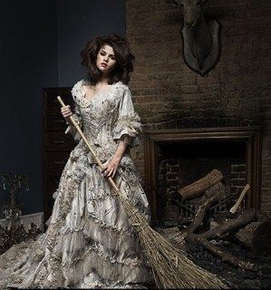 selena-gomez-fairytale-photoshoot-selena-gomez-17528812-299-320