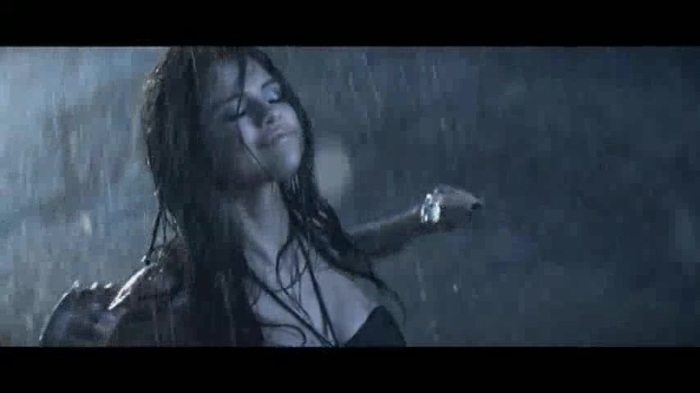 Selena Gomez & The Scene - A Year Without Rain 489