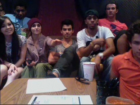 Jonas Brothers Live Chat (10)