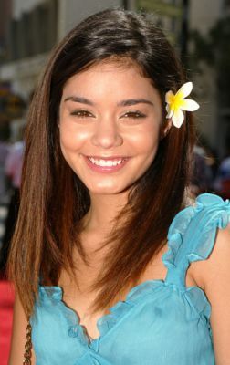 normal_vanessaannehudgens-dot-net_thunderbirdspremiere-la2004july24-032