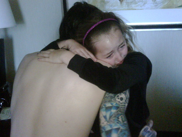 Noah crying about @tracecyrus leaving for his FOB tour. :( that's the brudder WE know and love!!!