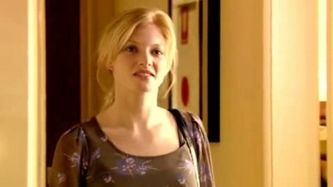 cariba-heine-as-caroline-byrne-h2o-just-add-water-8805063-480-270