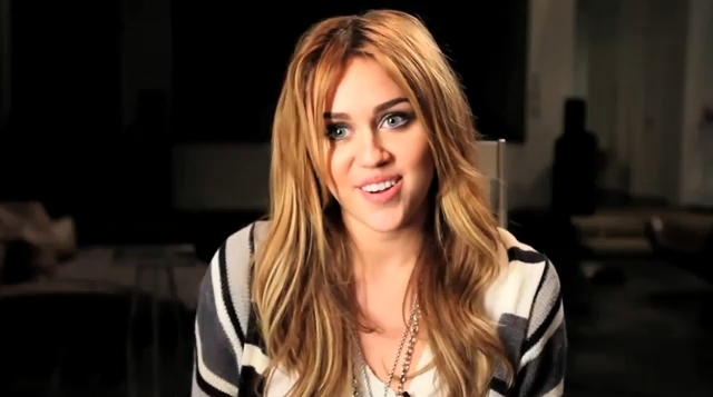 014 - x Miley Cyrus Talks About Cytsic Fibrosis x