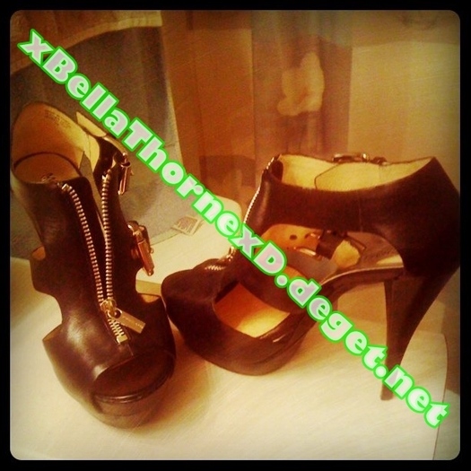 Kaili`s shoes =D I love them  lol - 00 Some Proofs_00