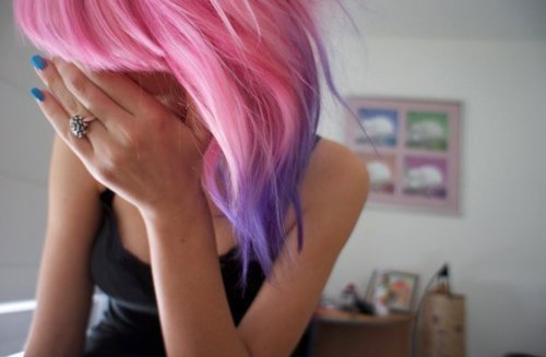 Pinky Hair . Blue Nails =♥