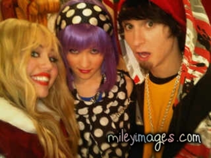008 - Miley Cyrus with Celebrities