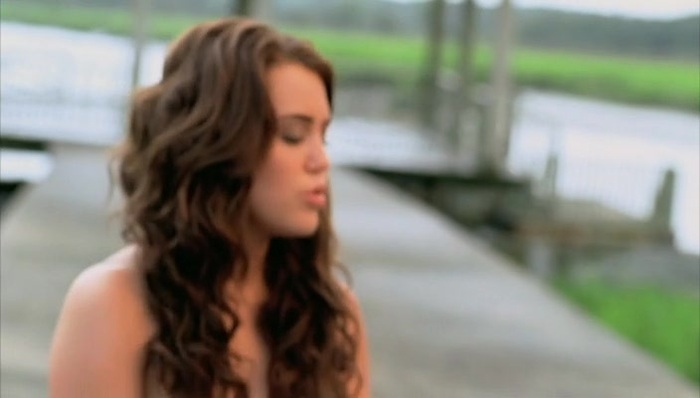 Miley Cyrus When I Look At You  screencaptures 02 (1) - miley cyrus when I look at you
