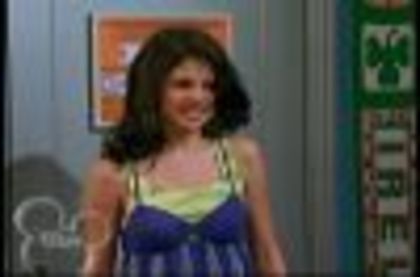 selena gomez in the suite life on deck (20)
